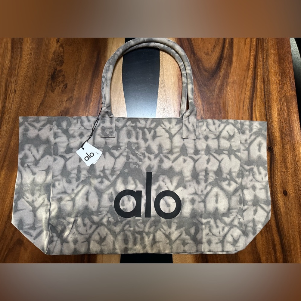 Alo Tie-dye Shopper Tote